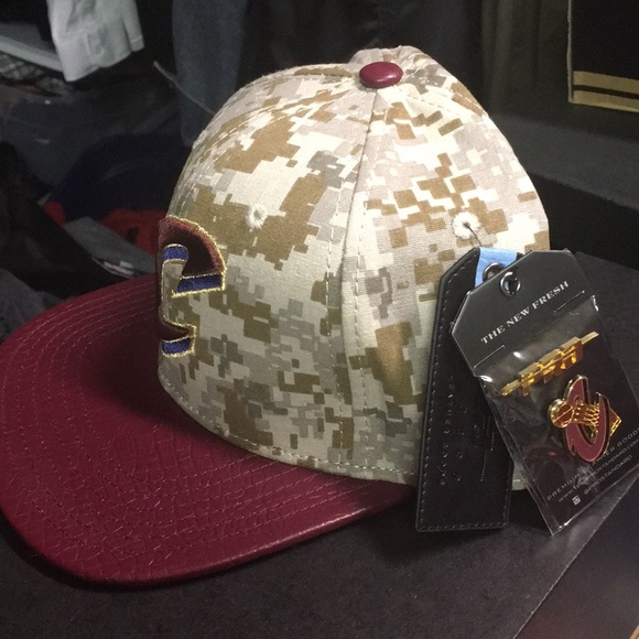 Cleveland Cavaliers camo adjustable strap back hat - Picture 2 of 4